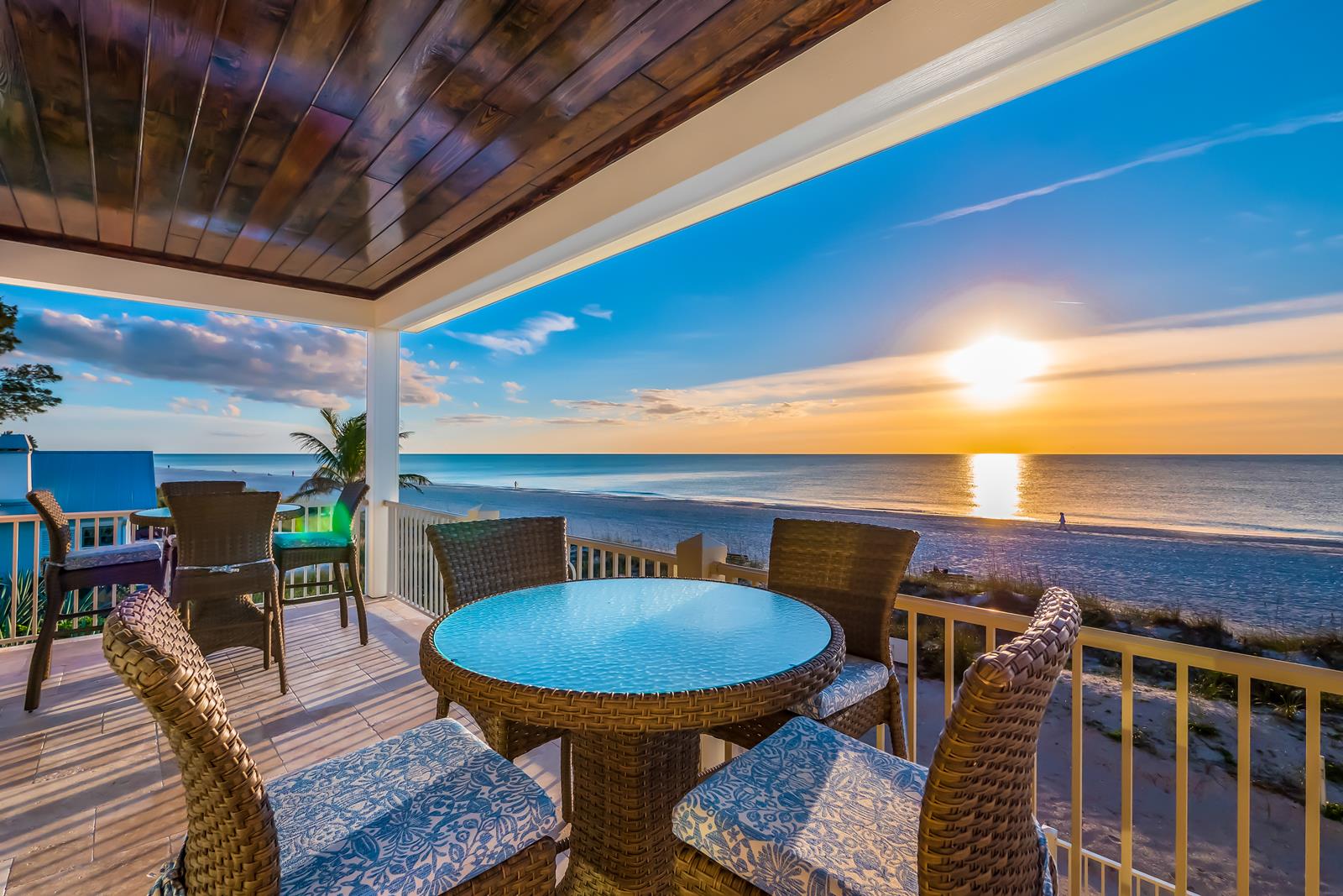 Bikini's & Martini's Beachfront