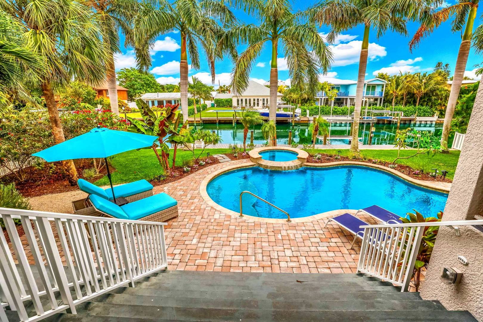 Bikini's & Martini's Waterfront Canal